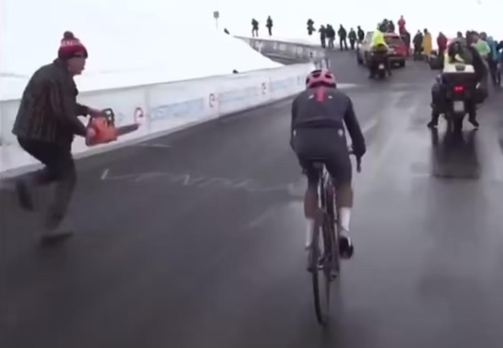 El ciclista ganó la etapa de la carera en la que ocurrió el incidente (CAPTURA)
