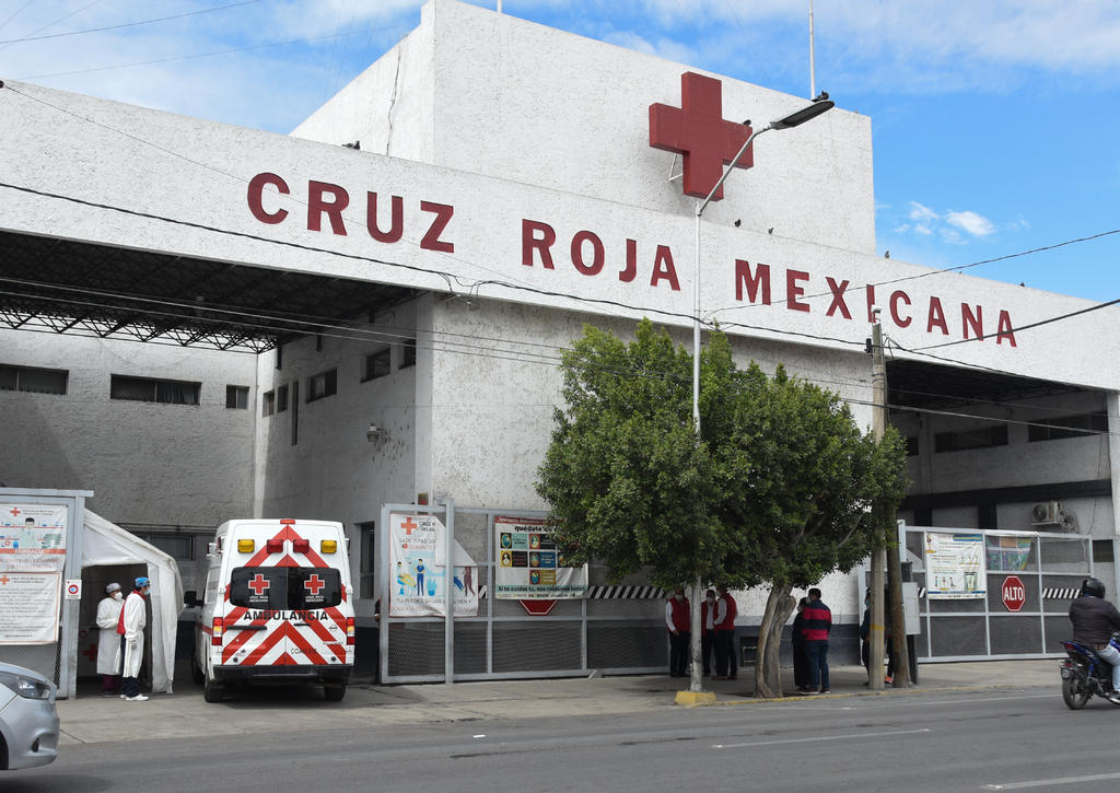 La Cruz Roja Mexicana delegación Torreón tiene listo un operativo especial para atender cualquier situación de emergencia que se pudiera presentar antes, durante y después del partido de ida de la final de la Liga MX que disputará mañana jueves Santos Laguna contra los cementeros del Cruz Azul en el estadio Corona. (ARCHIVO)