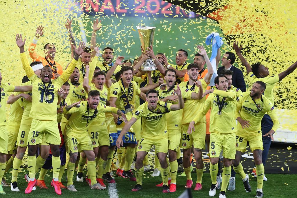 El Villarreal entró en la historia de la Liga Europa al cumplir el sueño de ganar esta competición y lo hizo con un guion imposible, ya que la final necesitó de veintidós penaltis para resolverse de los que fueron gol los veintiuno primeros hasta que Rulli detuvo el vigésimo segundo lanzado por De Gea. (ARCHIVO)