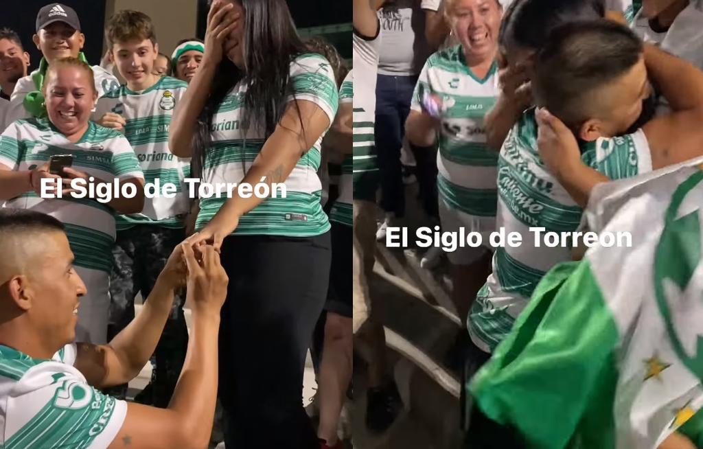 La pareja de fanáticos del equipo lagunero, se comprometieron al pie de las escaleras de Plaza Mayor, mientras el resto de santistas los celebraban con aplausos y gritos.  
