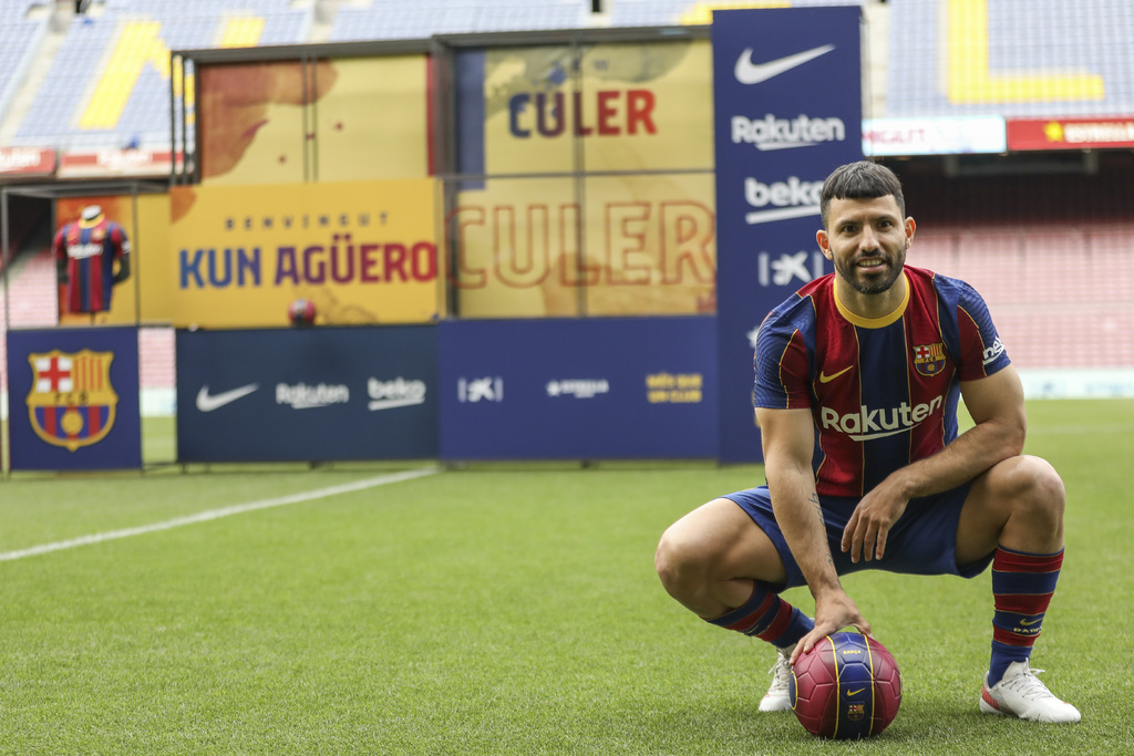Luego de jugar en el Manchester City diez años, Agüero vuelve a la Liga de España, ahora con el Barcelona. (AP)