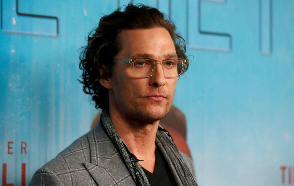 Matthew McConaughey dejó conocer su molestia hacia las personas que se niegan a usar el cubrebocas por el COVID-19, pues enfatiza que sólo se tiene que hacer un pequeño esfuerzo, el cual brindará una mayor libertad dentro de poco tiempo. (ESPECIAL) 