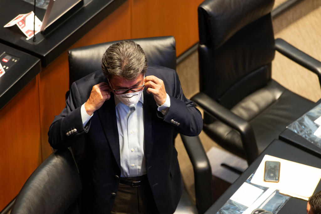 El coordinador de Morena en el Senado, Ricardo Monreal, se retractó de sus comentarios en el sentido de la posibilidad de que Morena pudiera perder las gubernaturas en Nuevo León, San Luis Potosí y Querétaro, donde había señalado que serán elecciones cerradas. (ARCHIVO)