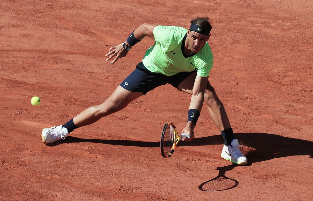 Rafael Nadal comenzó con el pie derecho en Roland Garros y se impuso 6-3, 6-2, 7-6 a Alexei Popyrin. (EFE)