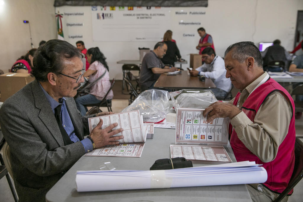 Es falso que marcar el logo de más de un partido político en una coalición de tres movimientos anule el voto en las elecciones federales de este domingo en México, en las que se elegirán, entre otros, 500 miembros de la Cámara de Diputados. (ARCHIVO)