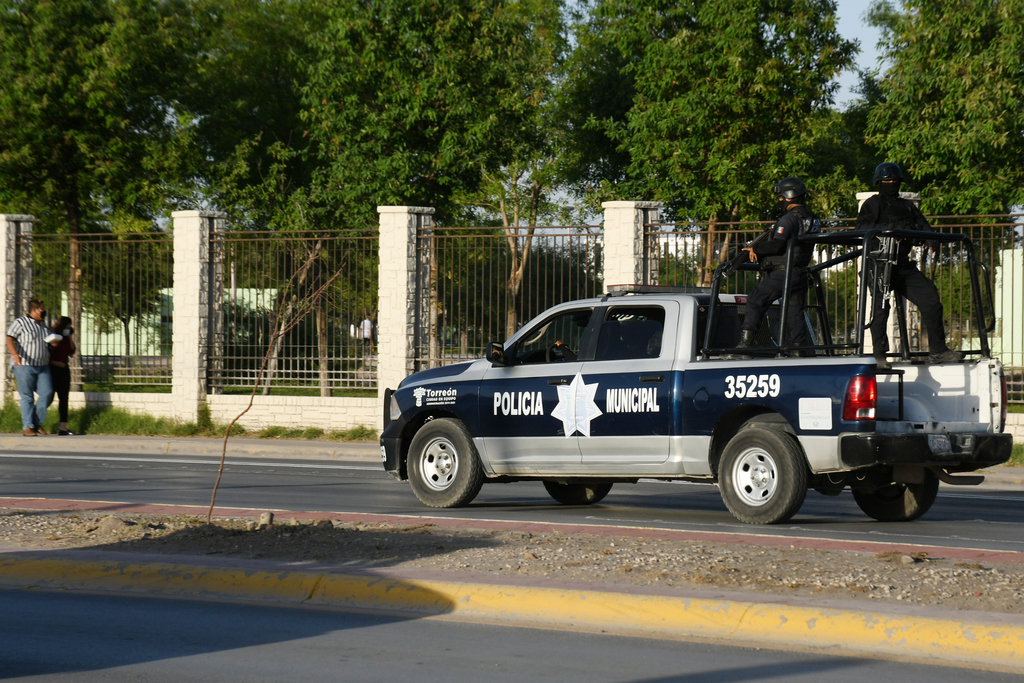 Tras el segundo choque, el conductor intentó escapar, pero fue localizado y alcanzado por los patrulleros de la Policía Municipal, quienes lo detuvieron. (ARCHIVO)