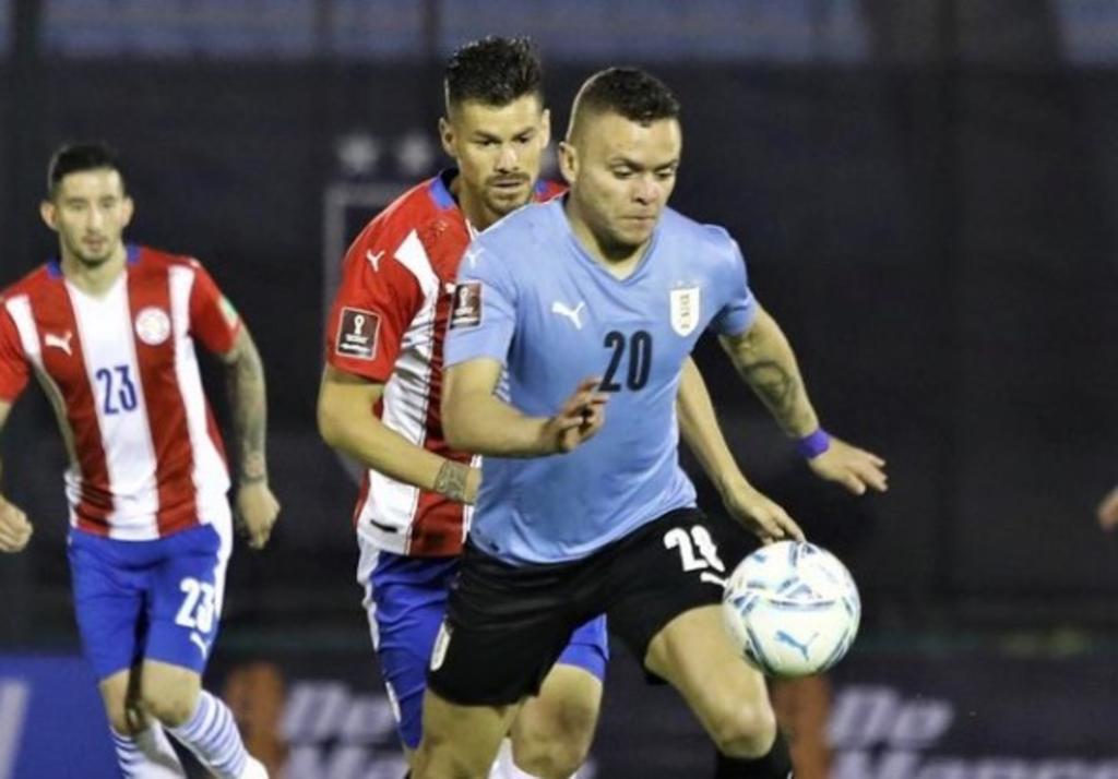 Uruguay tuvo que conformarse el jueves con un insípido empate 0-0 como local ante Paraguay, con lo que ambos equipos permanecieron atascados en la zona media de las eliminatorias sudamericanas de la Copa Mundial. (ESPECIAL)