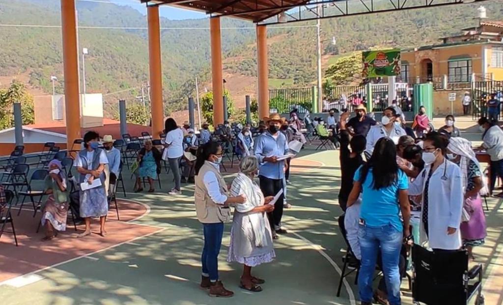 Mientras que en Talea de Castro, otra de las comunidades sin casos, también registró sus primeros casos. De acuerdo con las cifras de los Servicios de Salud de Oaxaca, entre el 26 y 27 de mayo, Talea de Castro registró nueve casos de la enfermedad.
(ESPECIAL)