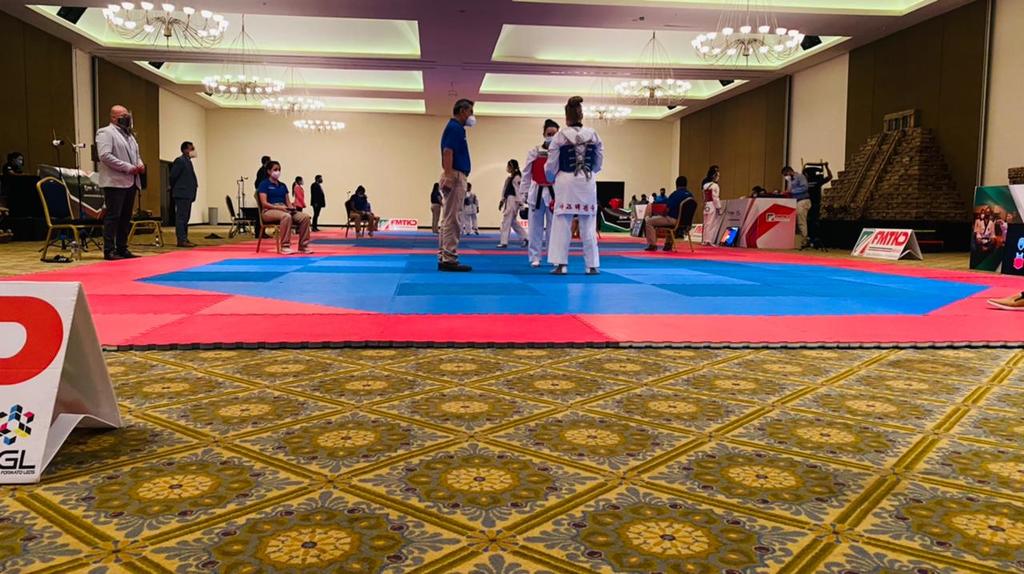 El Campeonato Panamericano que se realiza en Cancún, también se presenta como una oportunidad de crecimiento deportivo para el nuevo semillero del taekwondo mexicano. En esta edición, 9 taekwondoínes que están en su transición de juvenil a adulto, harán su debut en el evento continental. (ARCHIVO)
