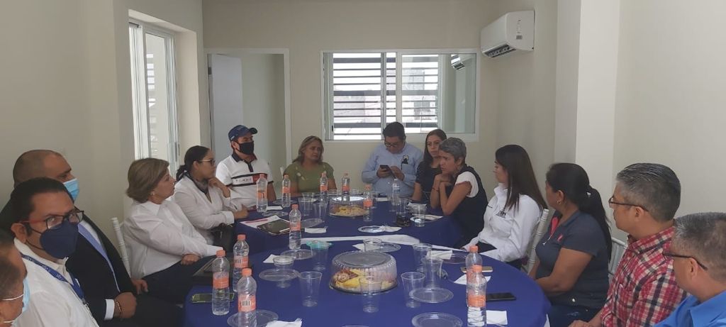 La fiscal sostuvo un encuentro con el grupo Vida y con la comisionada nacional de Búsqueda de Personas, Karla Quintana.