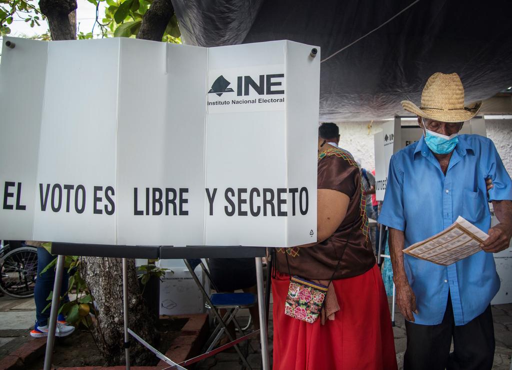 El Instituto Nacional Electoral (INE) informó que este sábado 5 de junio fue robada paquetería electoral federal de la casilla C1, de la sección electoral 0446, correspondiente a la agencia municipal de San José Llano Grande, Miahuatlán, municipio de la región de la Sierra Sur de Oaxaca. (EFE)
