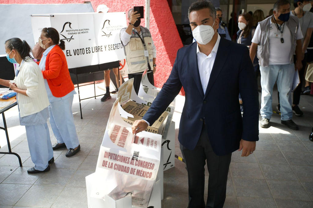 El presidente del PRI, Alejandro Moreno Cárdenas, hizo un nuevo llamado al gobierno a que saque las manos de las elecciones y que se respeten los resultados y la decisión de la gente. (EL UNIVERSAL)