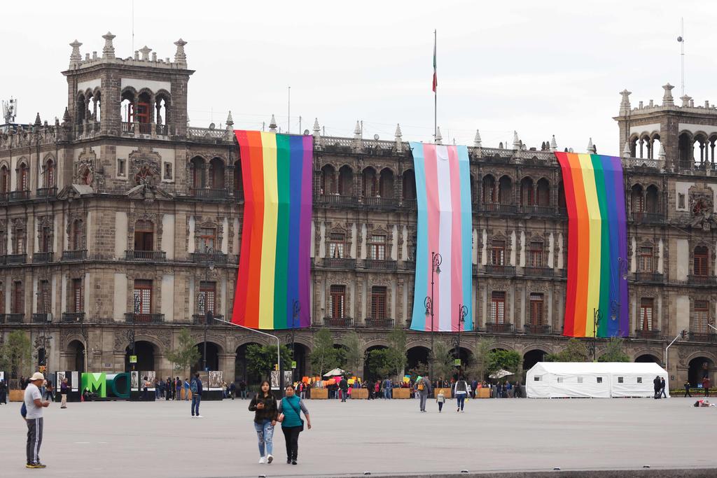 En el marco del mes del Orgullo, colectivos LGBT+ informaron este lunes que por medio de un documento pidieron al presidente de México, Andrés Manuel López Obrador, crear el Instituto Nacional de la Diversidad para garantizar los derechos de la comunidad. (ARCHIVO)