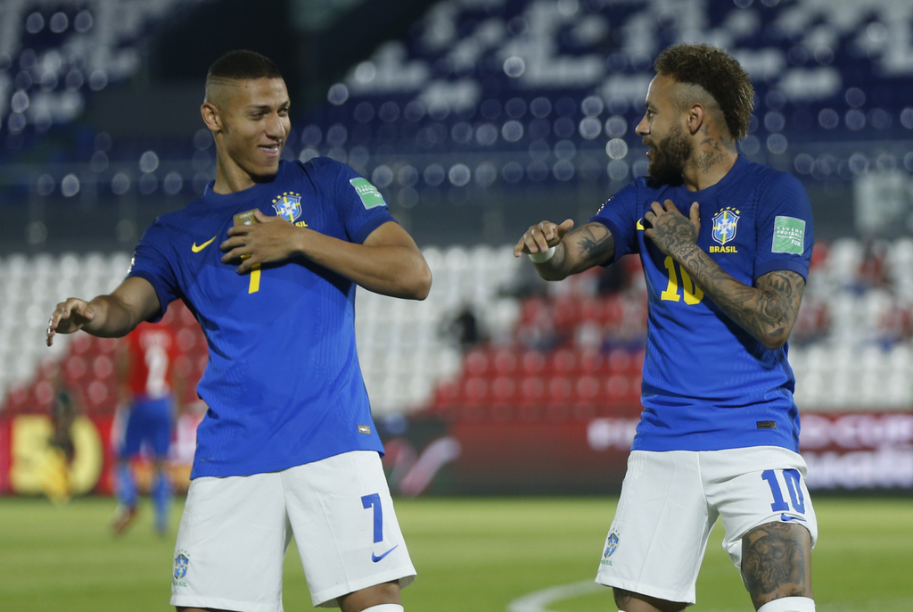 La selección brasileña lleva marcha perfecta en las eliminatorias sudamericanas al Mundial. (AP)