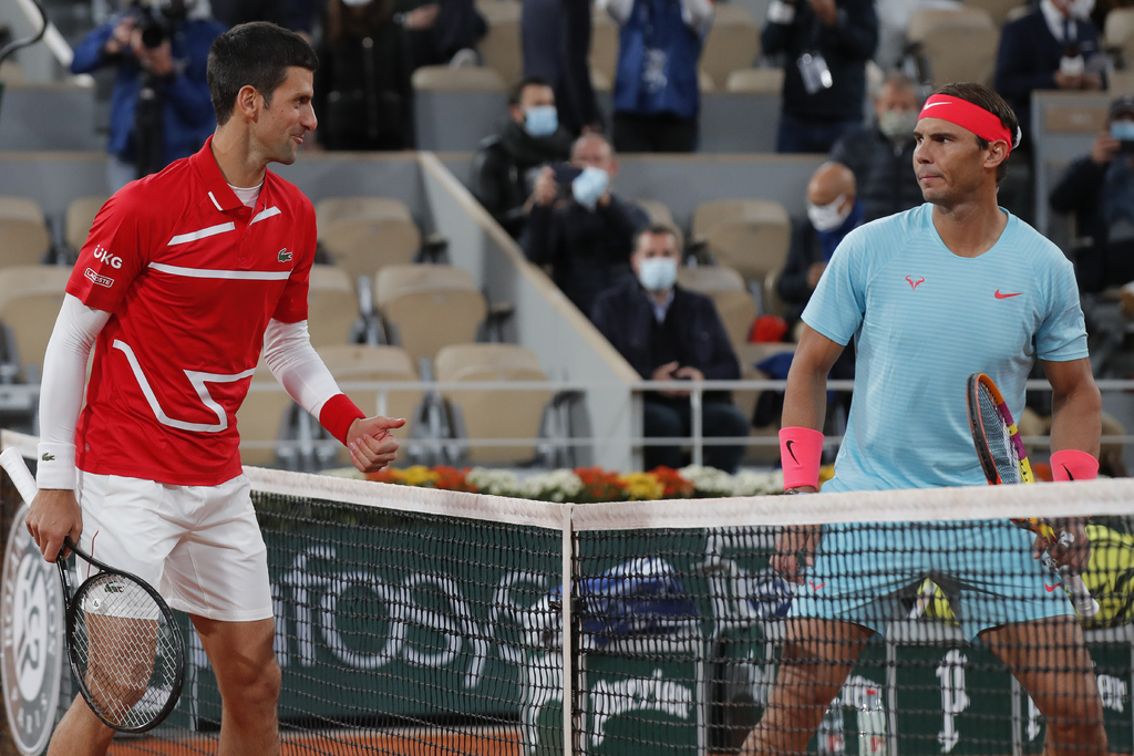 El serbio y el español chocan nuevamente en una instancia estelar de un torneo de Grand Slam. (AP)