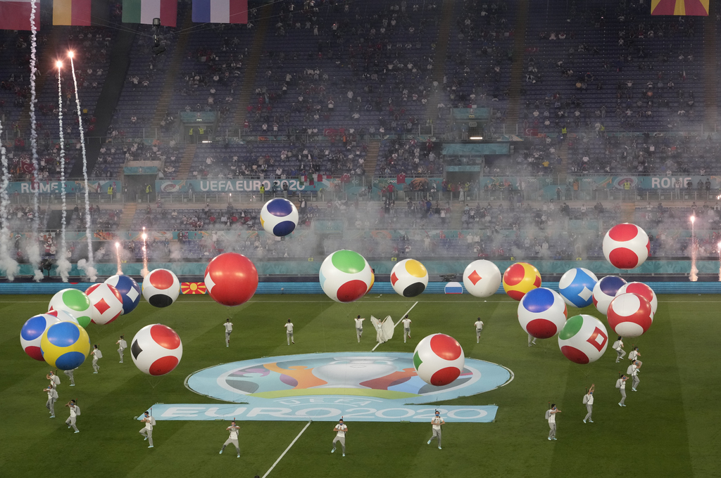 La ceremonia inaugural se llevó a cabo en el Estadio Olímpico de Roma, ante un 25% de aficionados. (AP)