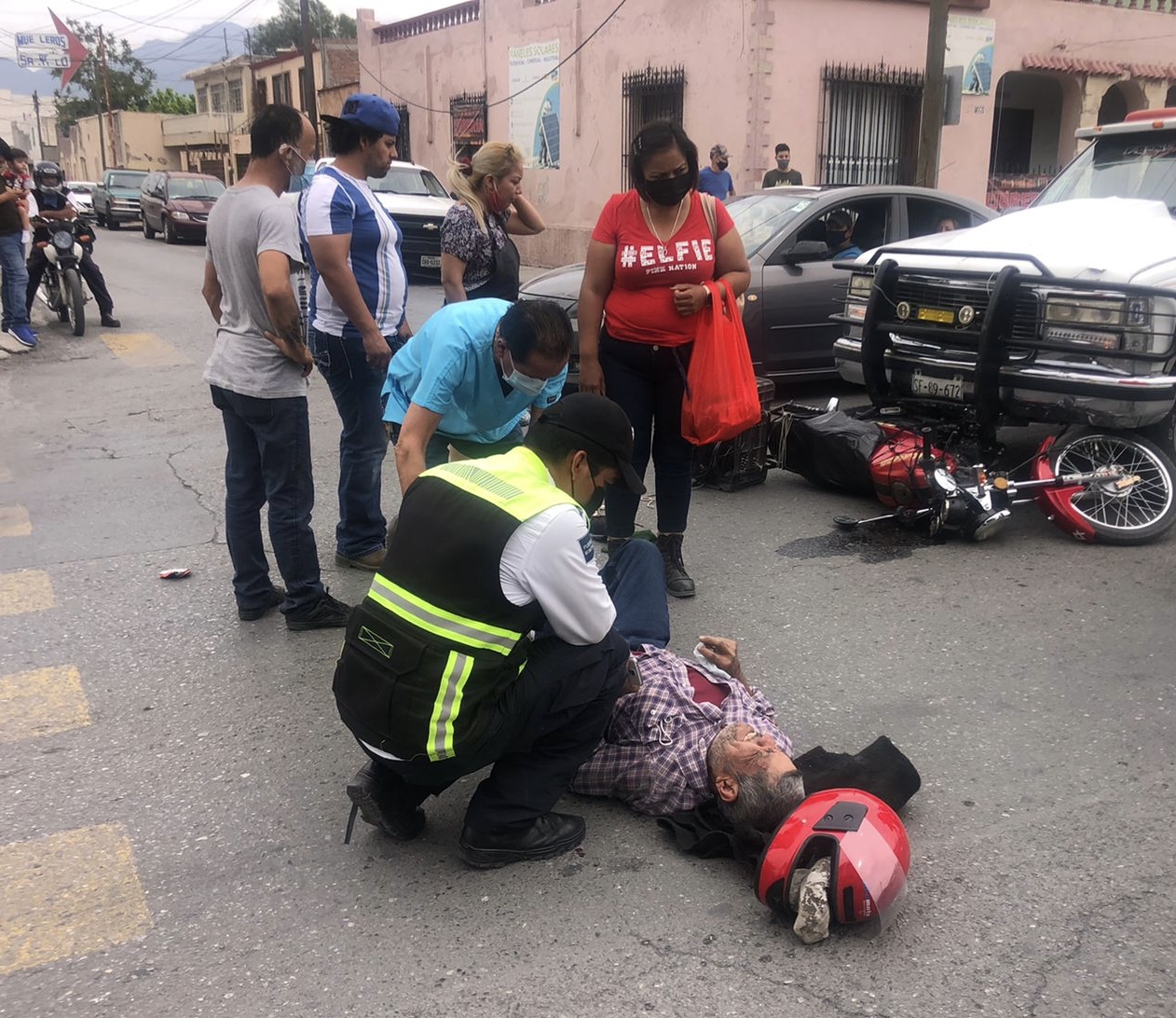 Motociclista termina con fractura en Saltillo