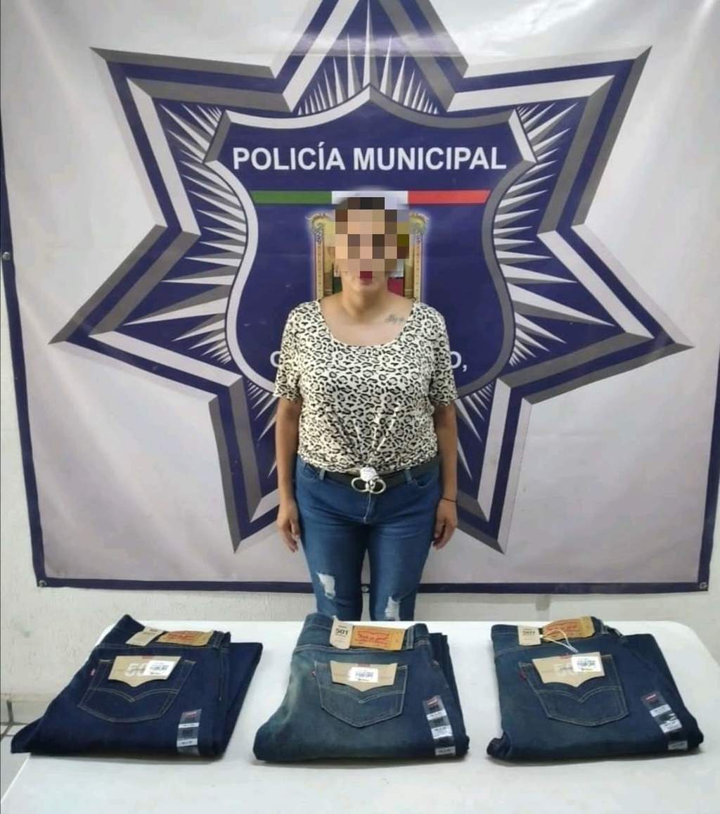 Aseguran a mujer por robo a comercio en el municipio de Gómez Palacio, Durango. (EL SIGLO DE TORREÓN)
