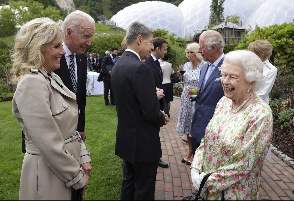 La reina Isabel II ha recibido este domingo en el castillo de Windsor (cerca de Londres) al presidente de los Estados Unidos, Joe Biden, y su esposa, Jill, como colofón a su visita al Reino Unido para asistir a la cumbre del G7 en Cornualles (suroeste de Inglaterra). (ARCHIVO)