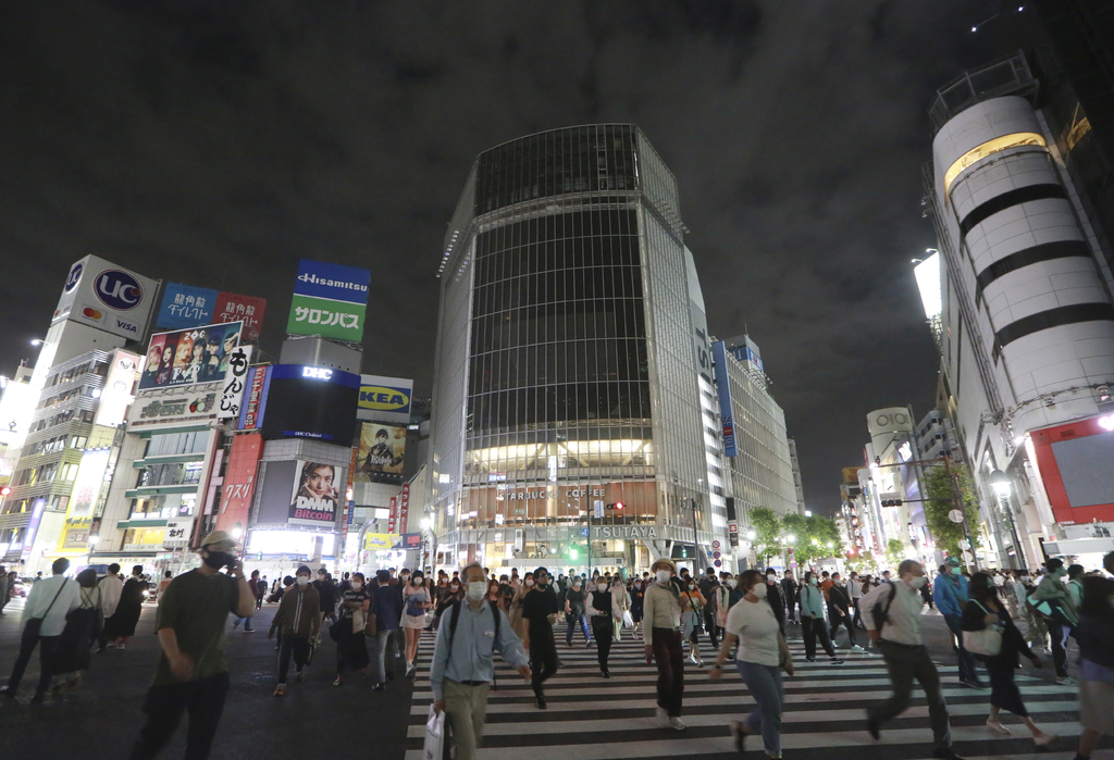 Ante la baja de contagios de COVID-19 en los últimos días, Japón espera levantar el estado de emergencia. (AP)