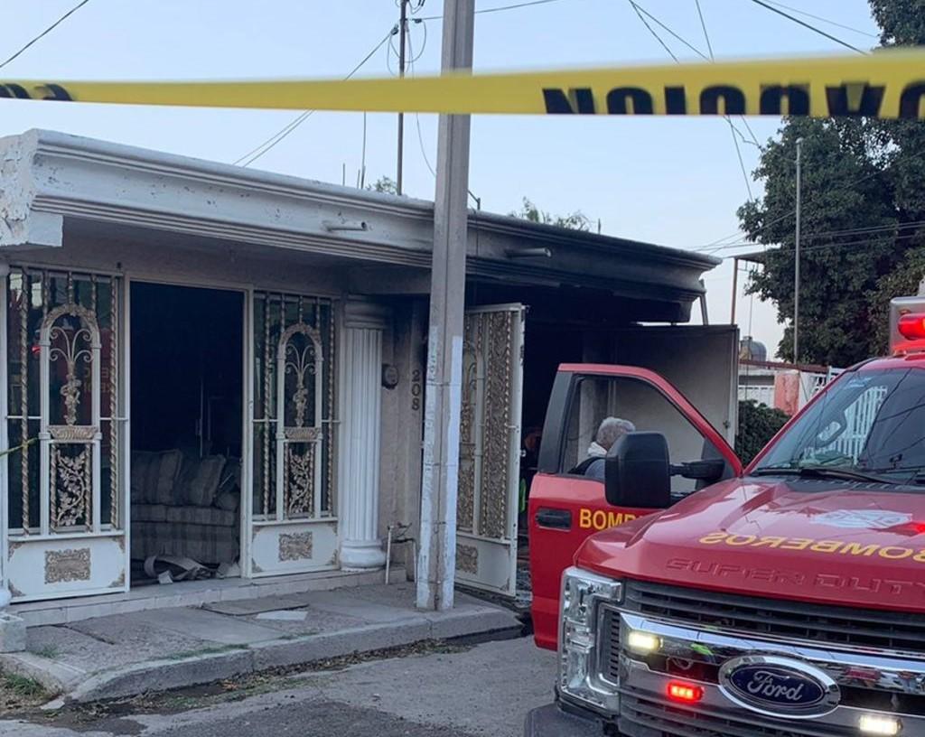 Una mujer perdió la vida durante un incendio que se registró la noche de ayer miércoles en la colonia Villa Florida. (EL SIGLO DE TORREÓN)