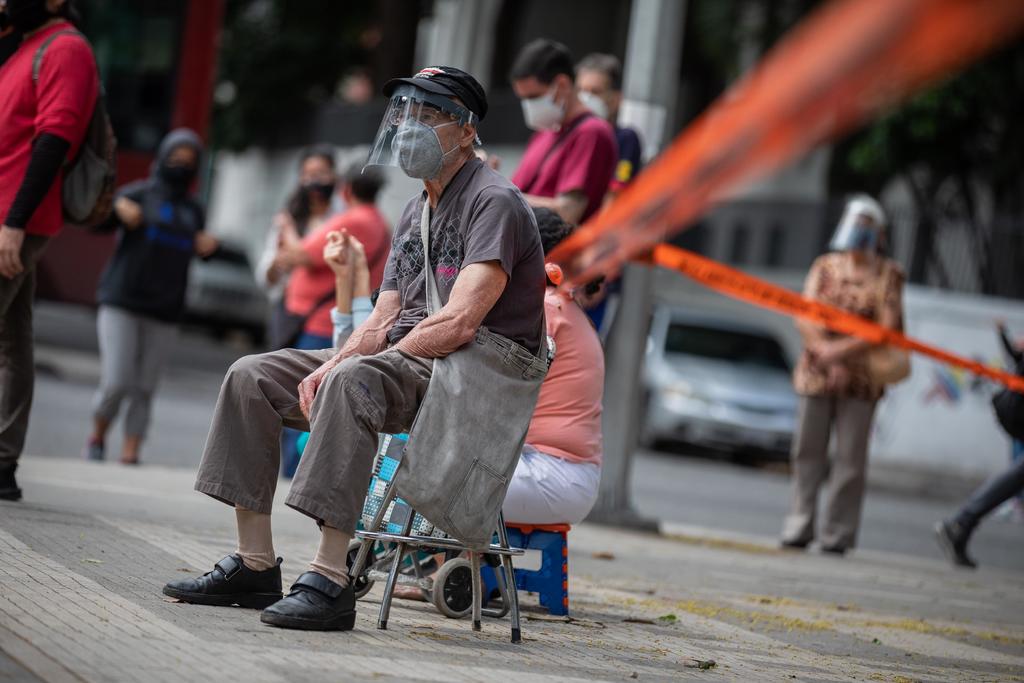 El Gobierno de Estados Unidos suavizó este jueves algunas sanciones económicas contra Venezuela para permitir la adquisición de materiales relacionados con la pandemia, como vacunas, mascarillas, tanques de oxígeno o ventiladores, de acuerdo a un comunicado del Departamento del Tesoro. (ARCHIVO)