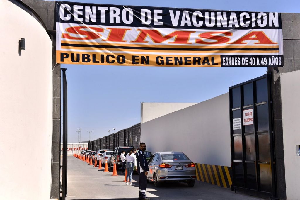 Grupo Simsa adecuó sus instalaciones para apoyar la vacunación de sus trabajadores y población.