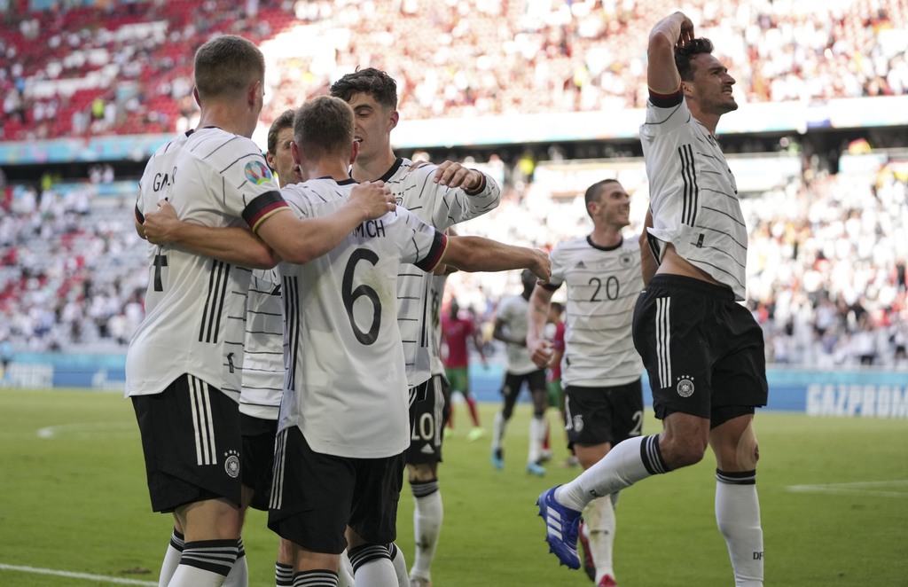 La selección alemana derrotó 4-2 a Portugal, y se colocó como segundo lugar en el grupo F de la Eurocopa.