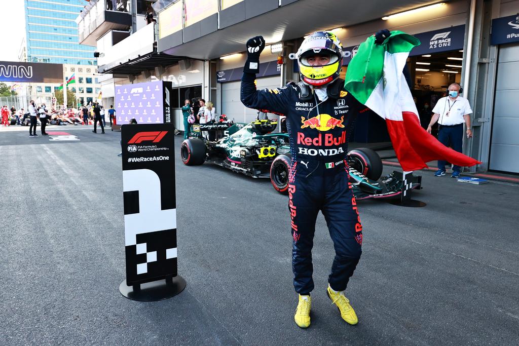 El mexicano Sergio Pérez (Red Bull), que al acabar tercero este domingo el Gran Premio de Francia, el séptimo del Mundial de Fórmula Uno, logró su duodécimo podio desde que pilota en la categoría reina, declaró en el circuito Paul Ricard que está 'muy contento' después de 'una gran carrera' en la que su 'equipo ha hecho un gran trabajo'. (TWITTER) 