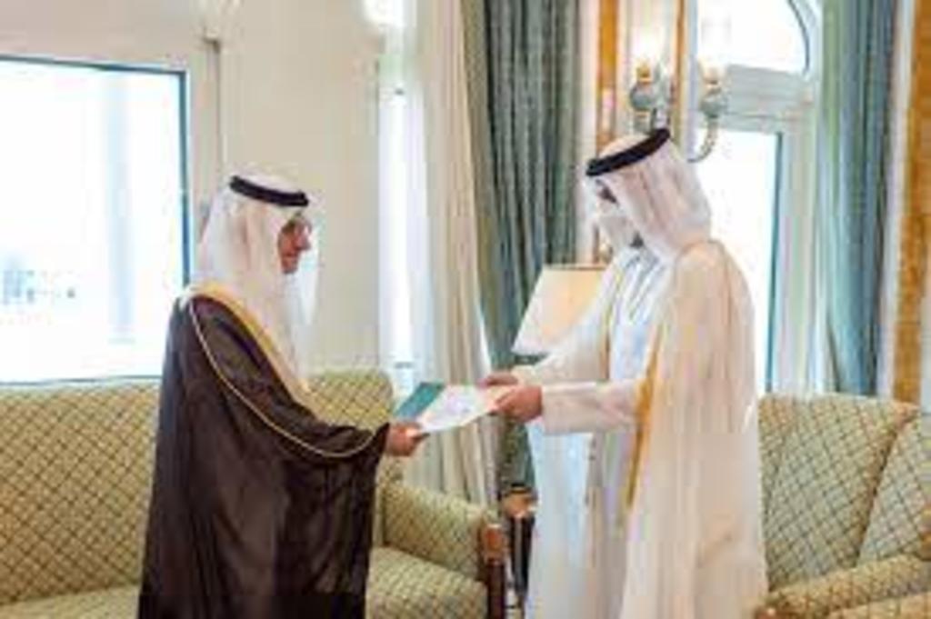 El diplomático saudí Mansur bin Jalid al Saud juró este lunes su cargo como embajador en Catar, el primero tras la reconciliación entre los dos países árabes que puso fin a cuatro años de boicot a Doha, informó la agencia estatal catarí, QNA, (ESPECIAL) 
