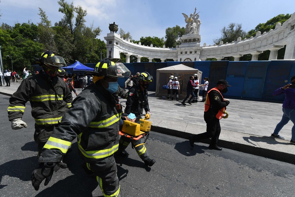 Una joven, de 34 años, murió durante el simulacro que se realizó este lunes. (AGENCIAS) 