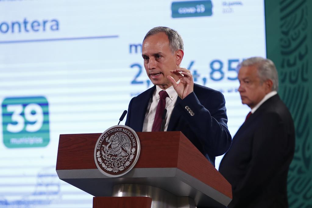 El subsecretario Hugo López-Gatell advirtió de un posible 'cambio de tendencia' en la pandemia por un repunte de casos de COVID-19, después de cuatro meses consecutivos a la baja. (ARCHIVO)