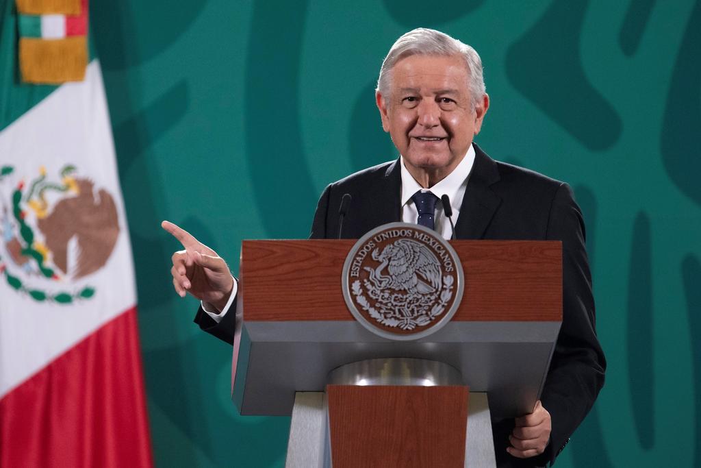 López Obrador adelantó que mañana comerá con los 11 gobernadores electos de Morena y posteriormente con los gobernadores electos de Nuevo León y Querétaro. (EFE)