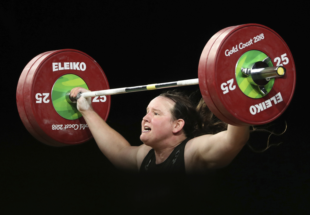 Laurel Hubbard competirá en halterofilia en los Juegos Olímpicos en la categoría femenil. (ARCHIVO)