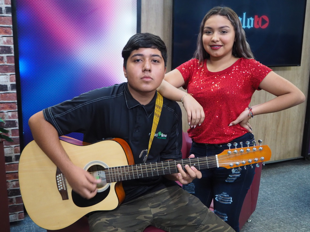 Visita. Jolette acudió al foro de Siglo TV para cantar temas como La tóxica.
