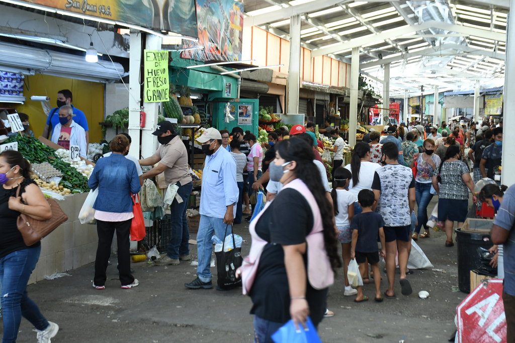 Al mercado llegan familias principalmente de colonias del poniente y surponiente de Torreón. (EL SIGLO DE TORREÓN)