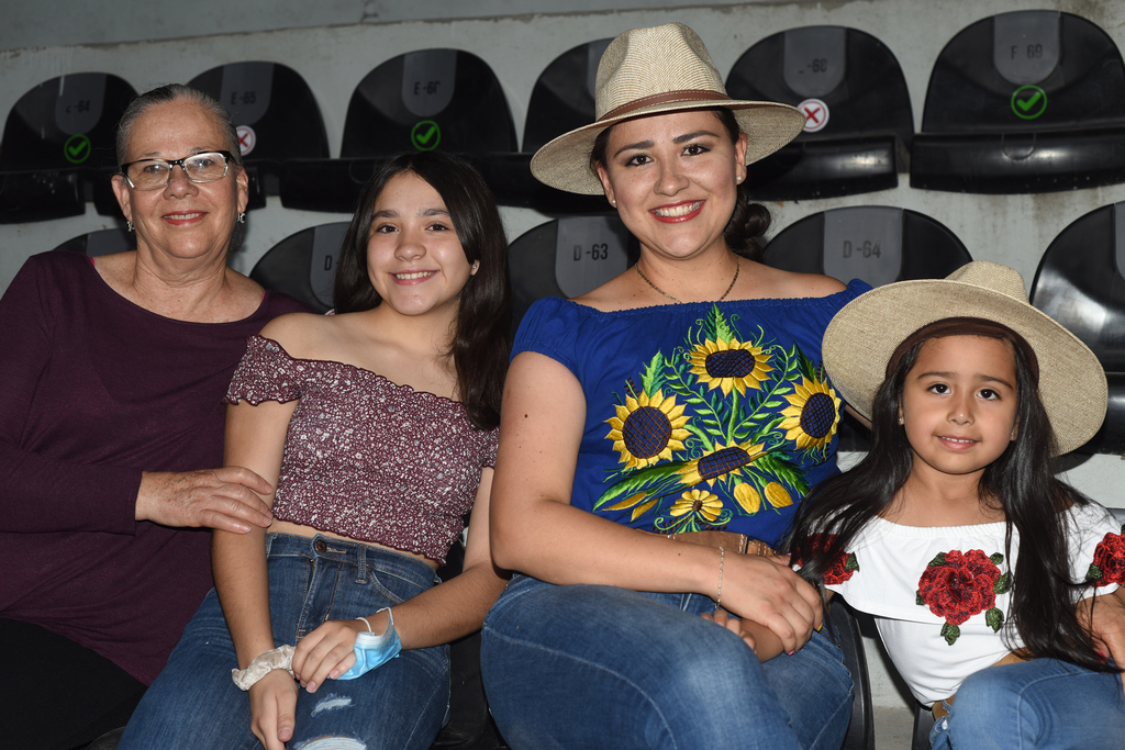 Martha, Melany, Adriana y Fernanda. (EL SIGLO DE TORREÓN / Jesús Galindo)