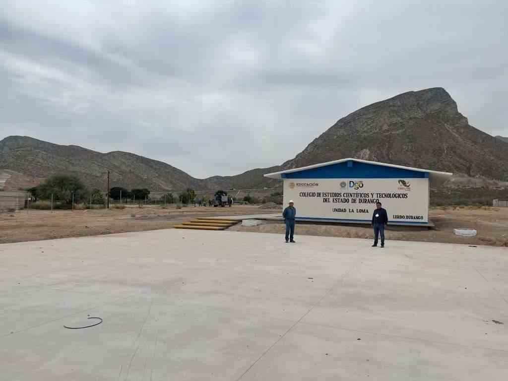 Este martes se espera la visita de autoridades federales y estatales para ver avances del nuevo Colegio de Estudios Científicos y Tecnológicos del Estado de Durango (CECyTED) de Villa La Loma, que será el número 72, un plantel educativo que acercará estos servicios a una zona rural de población alejada de la cabecera municipal. También vendrá personal de la Dirección General del Cecyted en el país. (DIANA GONZÁLEZ)