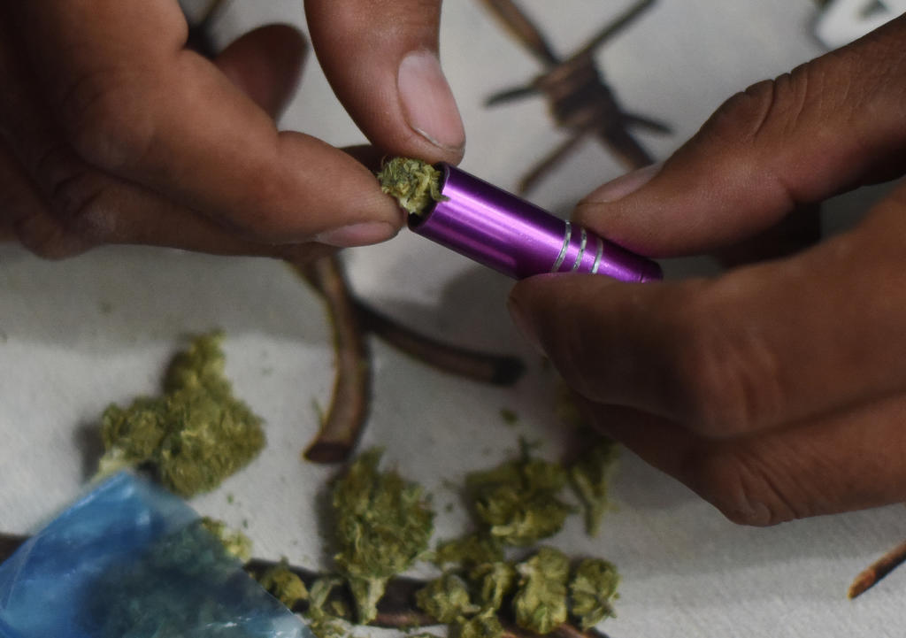 El acalde de Saltillo, Manolo Jiménez, opinó que la despenalización de la mariguana en el país podría acarrear más problemas que beneficios, sobre todo los relacionados con la seguridad pública de los estados. (ARCHIVO)