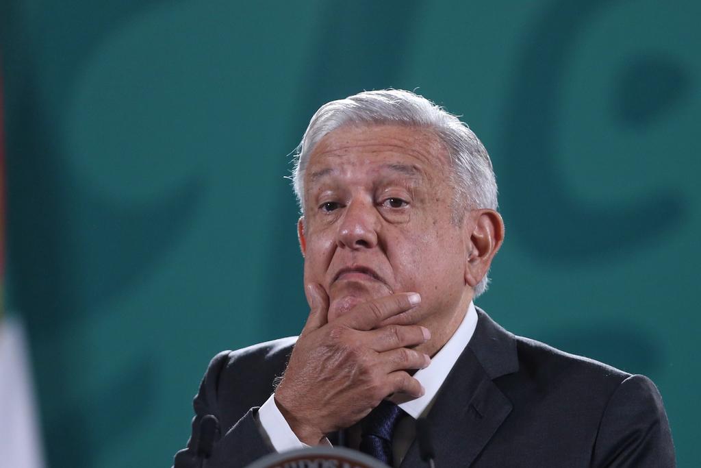 En su mañanera de este viernes en Palacio Nacional, López Obrador señaló que con el paso del tiempo también hay funcionarios que se desaniman y pierden fuerza y aplomo.
