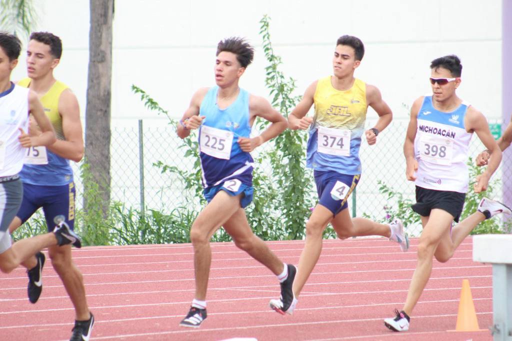 Los duranguenses mostraron un gran esfuerzo en las pruebas de atletismo, destacando entre el resto de participantes (ESPECIAL) 