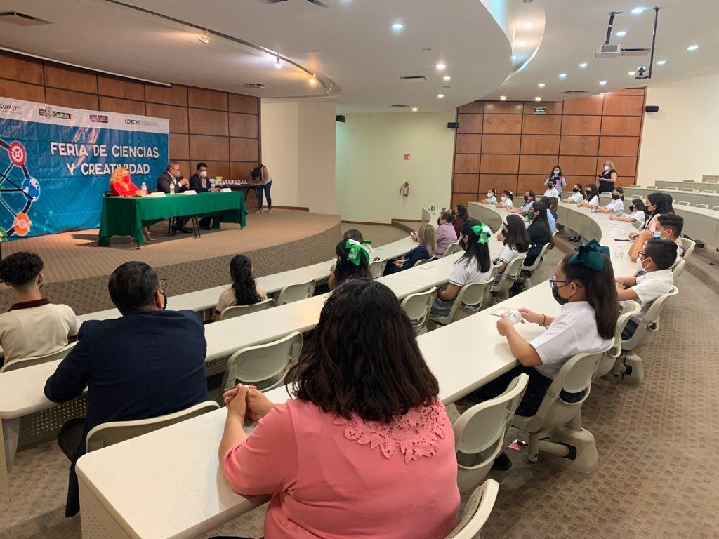 Esta mañana, se premió a los proyectos de La Laguna que quedaron en primero, segundo y tercer lugar en el estado. Se entregaron tabletas, medallas y diplomas. (ERICK SOTOMAYOR)