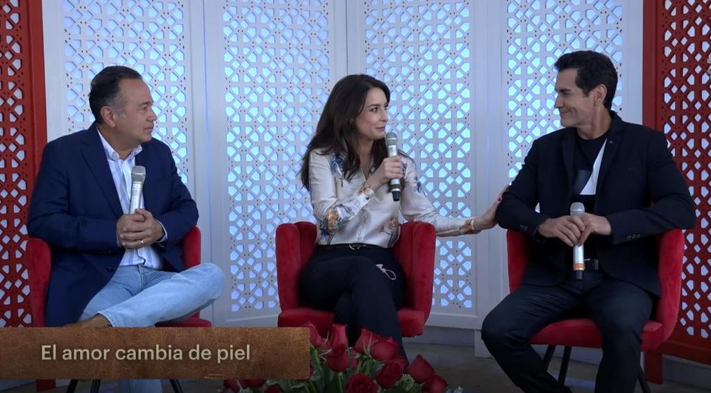 El productor Nicandro Díaz presentó hoy a los protagonistas de su nueva telenovela, El amor cambia de piel, la cual iniciará grabaciones en agosto y se estrenará en noviembre en el horario de las 20:30 horas por Las estrellas. (ESPECIAL)