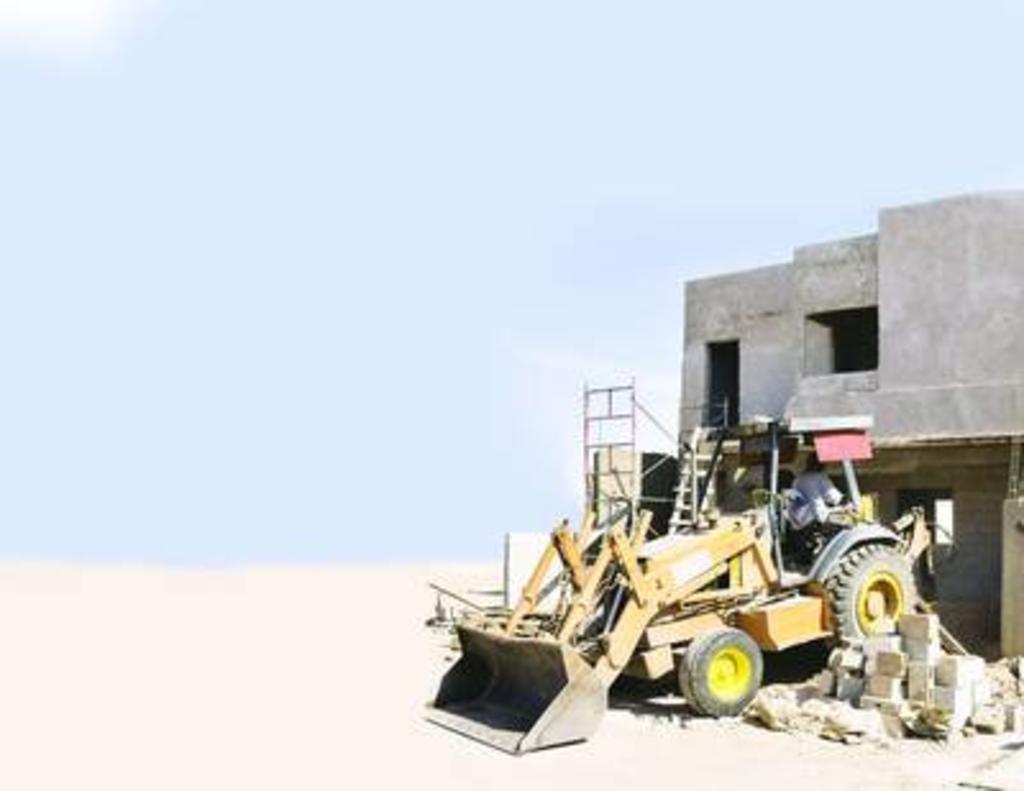 Postura. En varias zonas del estado se llevan a cabo obras que están avanzando con mayor lentitud por la falta de insumos. (EL SIGLO DE TORREÓN) 