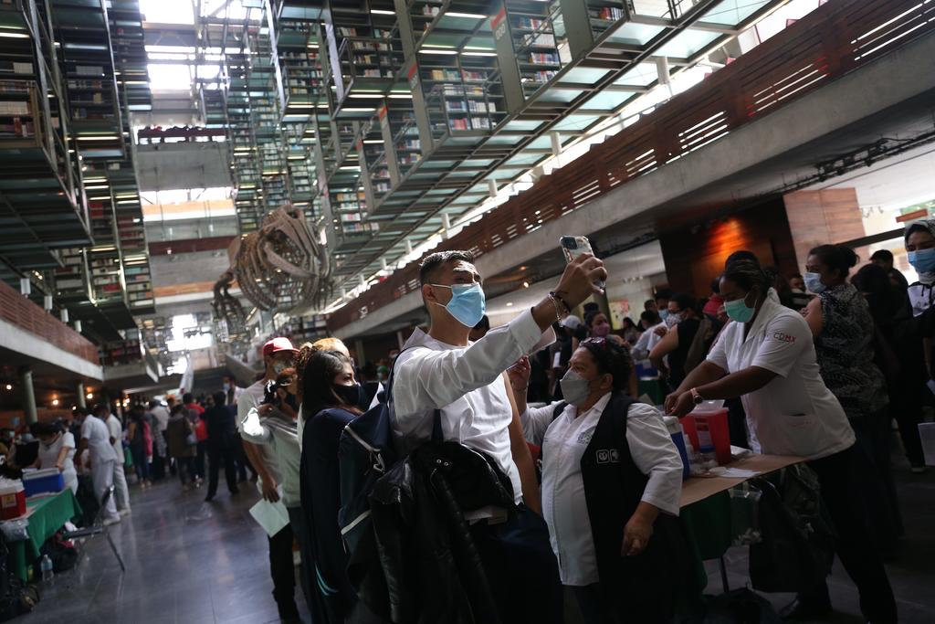 México alcanzó las 234 mil 192 muertes por COVID-19 este miércoles, informó la Secretaría de Salud (Ssa) en su informe técnico diario sobre la enfermedad. (ARCHIVO)