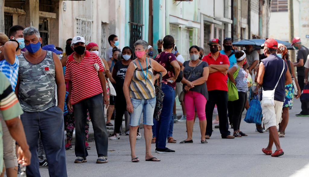 Cuba registró este jueves dos nuevos récord diarios absolutos desde el inicio de la pandemia: el de casos de COVID-19 con 3,819 y el de fallecidos con 26, entre ellos un bebé de dos meses, informó el Ministerio de Salud Pública (Minsap). (ARCHIVO) 