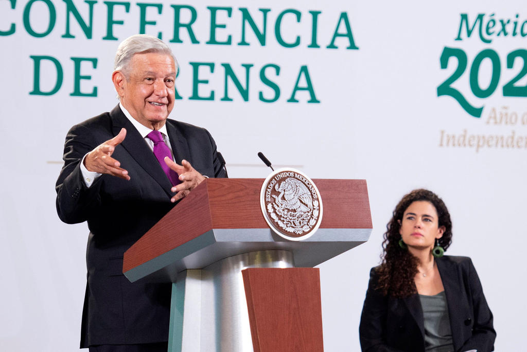 López Obrador informó que ante el cerco que sufre Aguililla, Michoacán, por parte de integrantes de la delincuencia organizada, se busca convencerlos y persuadirlos de que la violencia no es el camino. (EFE)