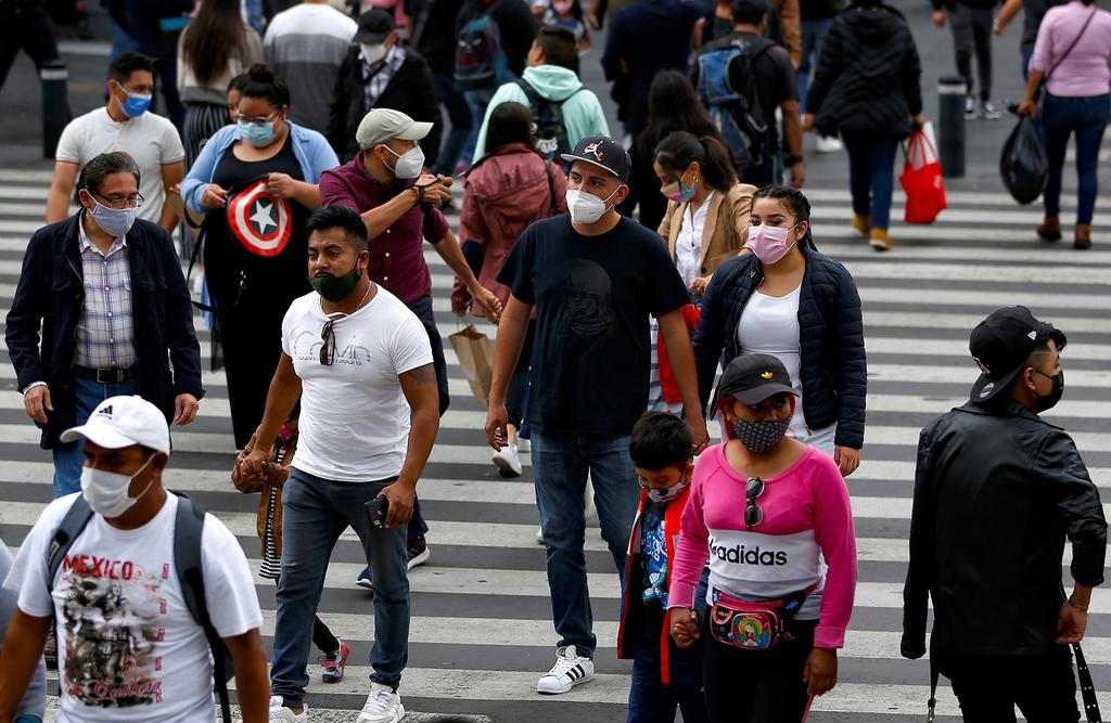 México reportó 217 nuevas muertes y 9,319 nuevos contagios por la COVID-19, en las últimas 24 horas, que elevaron a 234,675 los decesos y a 2,577,140 los casos confirmados, en un repunte de una tercera ola de contagios, informó este viernes la Secretaría de Salud. (EFE)