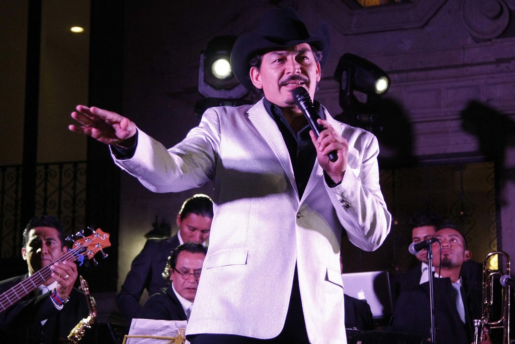 Lanzamiento. Continúa el legado de su padre con una producción en vivo con temas de Joan Sebastian.