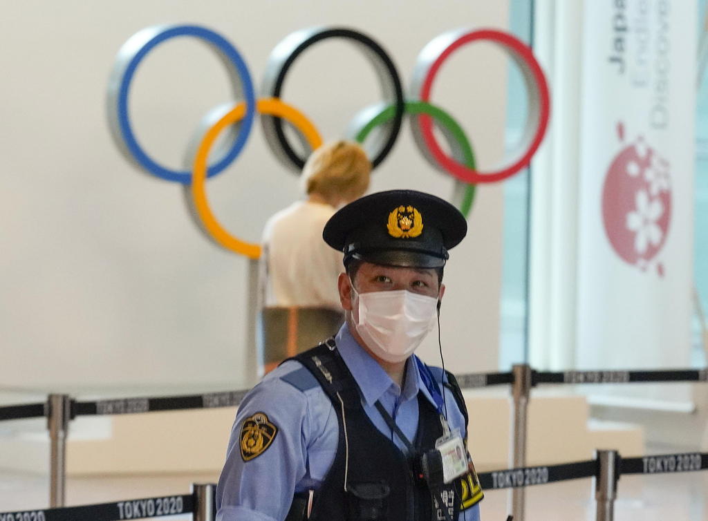 El estado de emergencia abarcará toda la duración de los Juegos Olímpicos, del 23 de julio al 8 de agosto, y su principal efecto será la prohibición del público en estadios y recintos deportivos en la zona de Tokio.
(ARCHIVO)